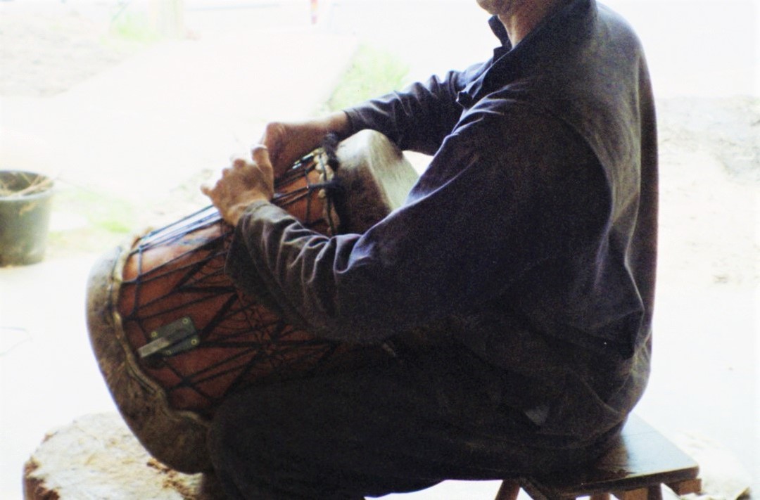 We've been making and producing drums in Dunedin for over 20 years.

Here David is tuning up a wooden Dunumba.